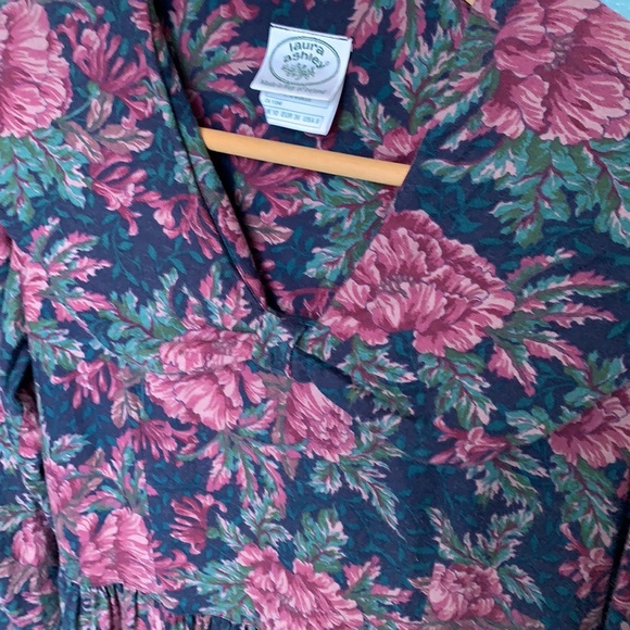 Vintage 1990s Laura Ashley Dress floral dress - 1 owner - Picture 2 of 11